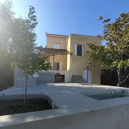 Kitrino Spiti View Eco شقة